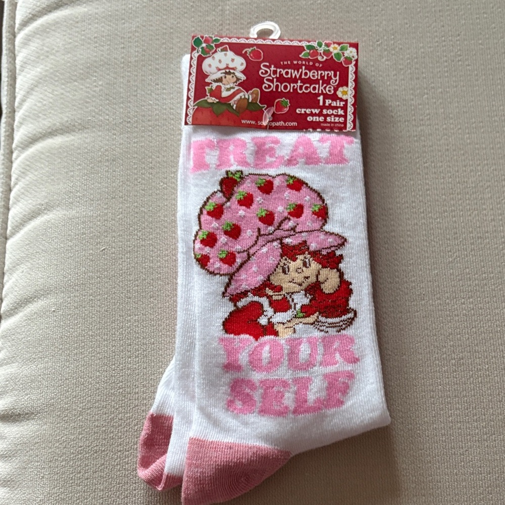 Strawberry Shortcake Women's White and Pink Crew Socks